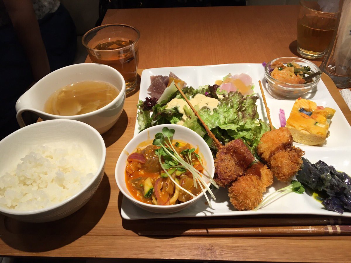 ベリテ 横浜ジョイナス店 先日相鉄ジョイナスにつながっている天理ビル内の 横濱頂食堂 に行ってきました こだわりのお野菜がたっぷり おかずも種類豊富で楽しく ボリューム感あり満足のランチでした ランチ 野菜たっぷり おいしい 横浜 ベリテ 横浜ジョイナス店 先日相鉄ジョイナスにつながっている天理ビル内の 横濱頂食堂 に行ってきました こだわりのお野菜がたっぷり おかずも種類豊富で楽しく ボリューム感あり満足のランチでした ランチ 野菜たっぷり おいしい 横浜