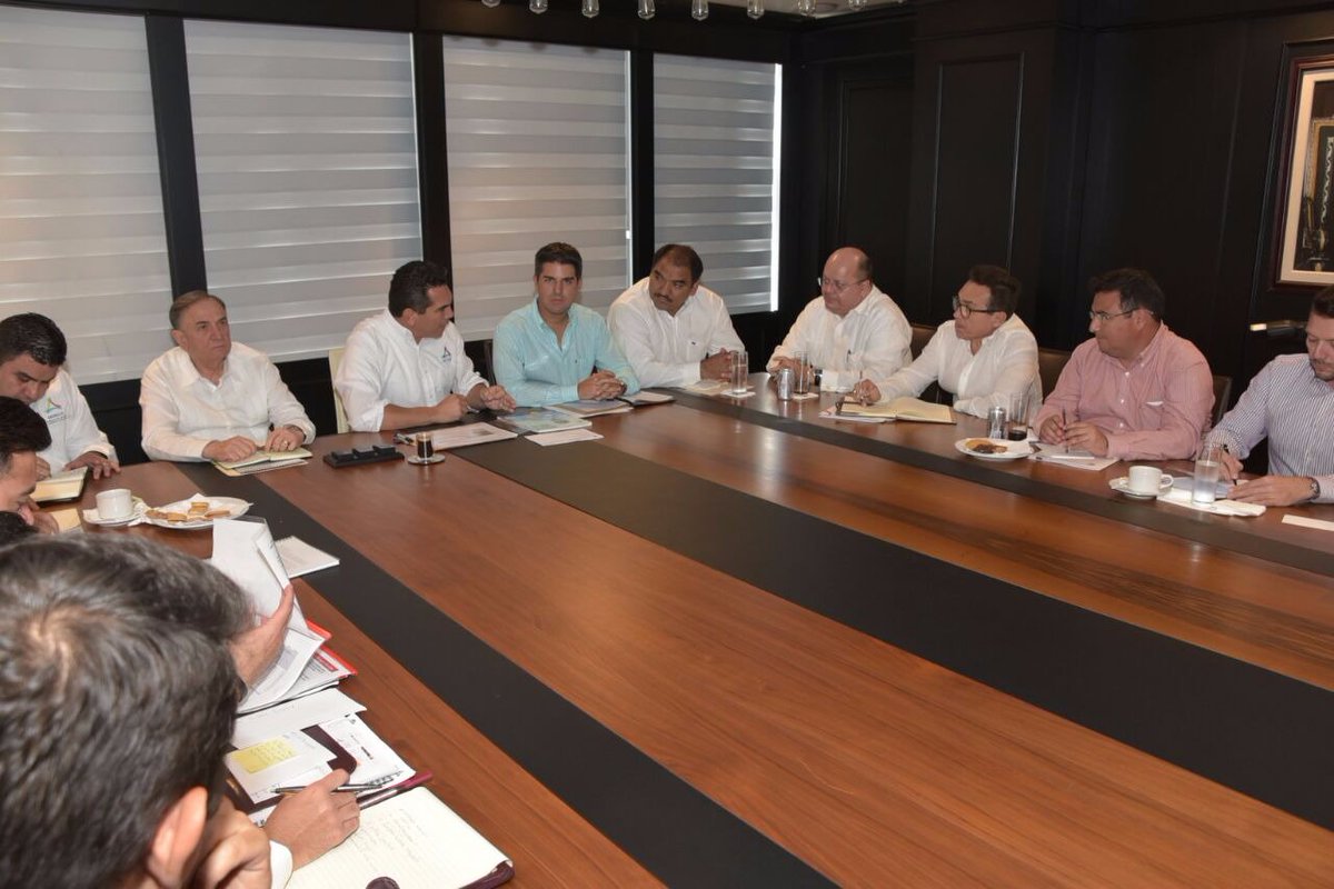 alitomorenoc's tweet photo. Reunión de trabajo con los titulares de la SEDUOPI, SALUD, SSP, SEDUC, SECULT, SEDECO, UCS, INDECAM y SEDESOL.⁠⁠⁠⁠ https://t.co/pYPHd4COqp