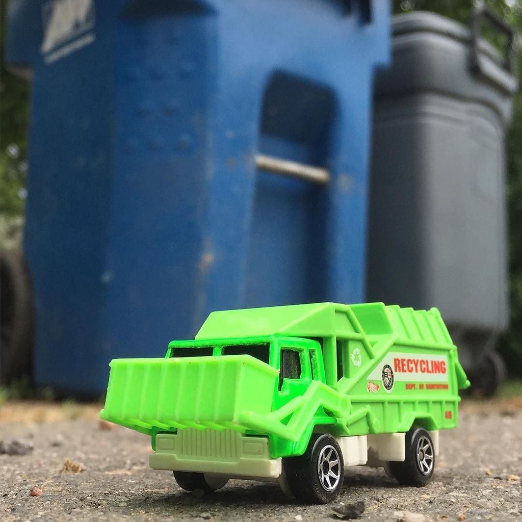 coskier's tweet photo. 174/366 - #2016picaday #dailydiecast - You guessed it - trash day.

#dcacrew #diecastdaily… https://t.co/cPebNxply7 https://t.co/jG50g4YCyW
