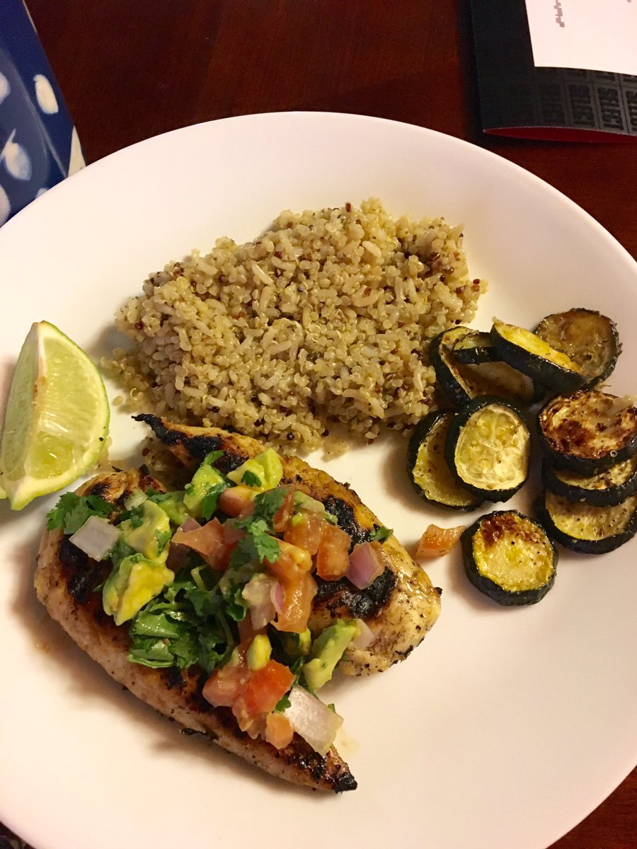 ZeeFatimaa's tweet image. Baked Zucchini with lemon pepper and complete seasoning is my new addiction #simplebutdelicious #iftaar