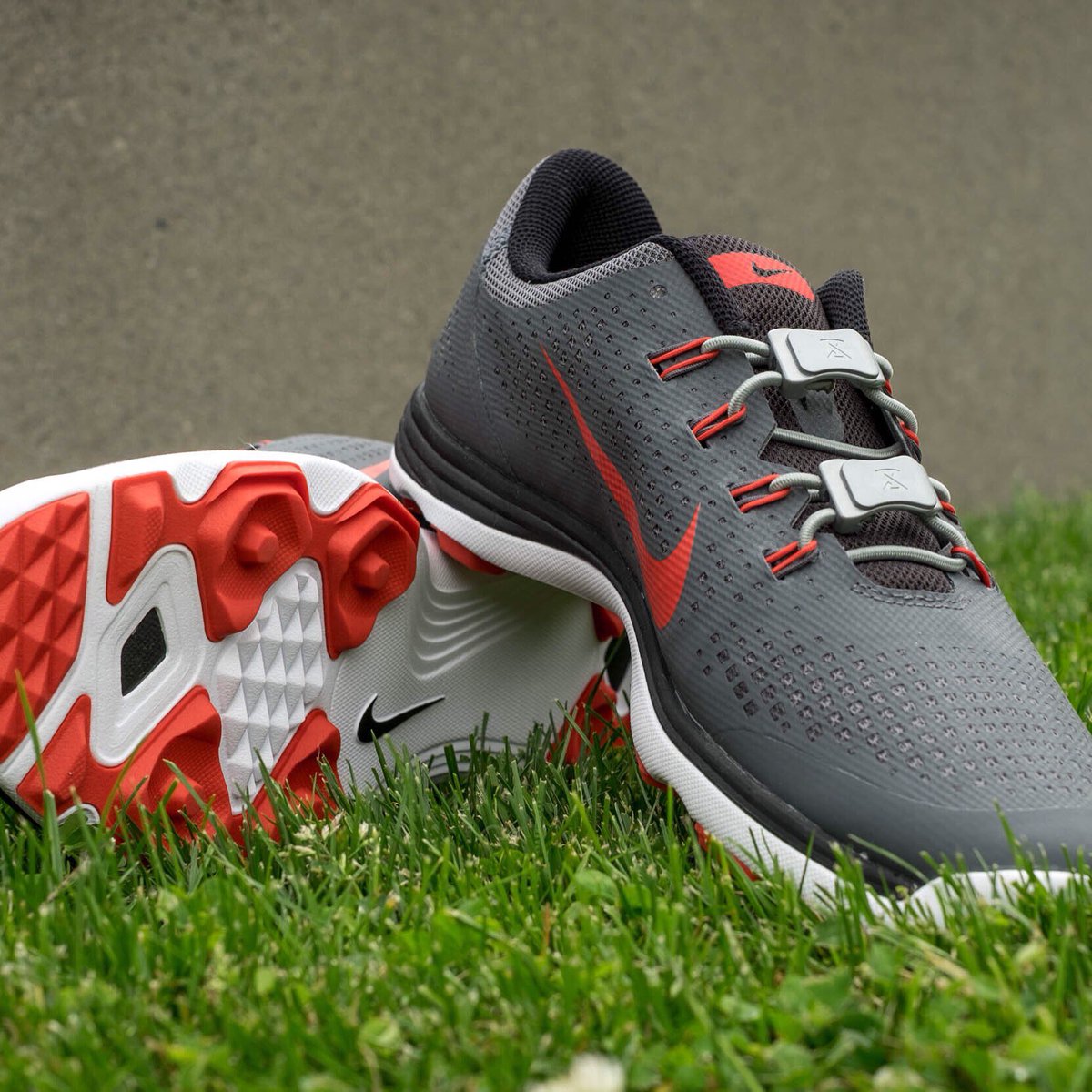 snaplacesgolf's tweet photo. Before you tee it up, Lace'em up!
#snaplaces #golf #nike 
https://t.co/Q2SDwotpFm https://t.co/l95Ipw2TJ6