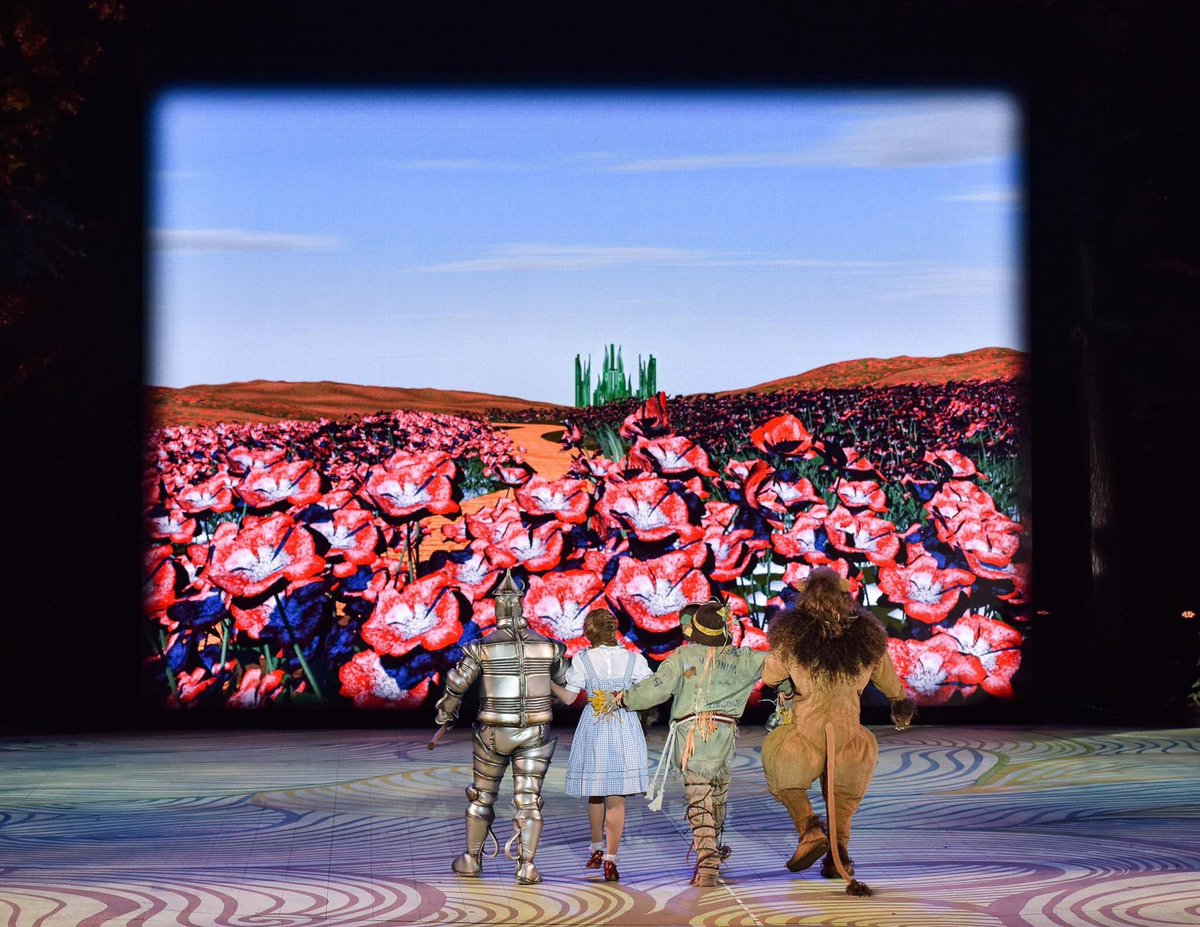 TheMuny's tweet photo. Tonight we dedicate our final performance of #MunyWizard to the life of #JudyGarland. We hope to see you over the π. https://t.co/GRCcVs9SA4