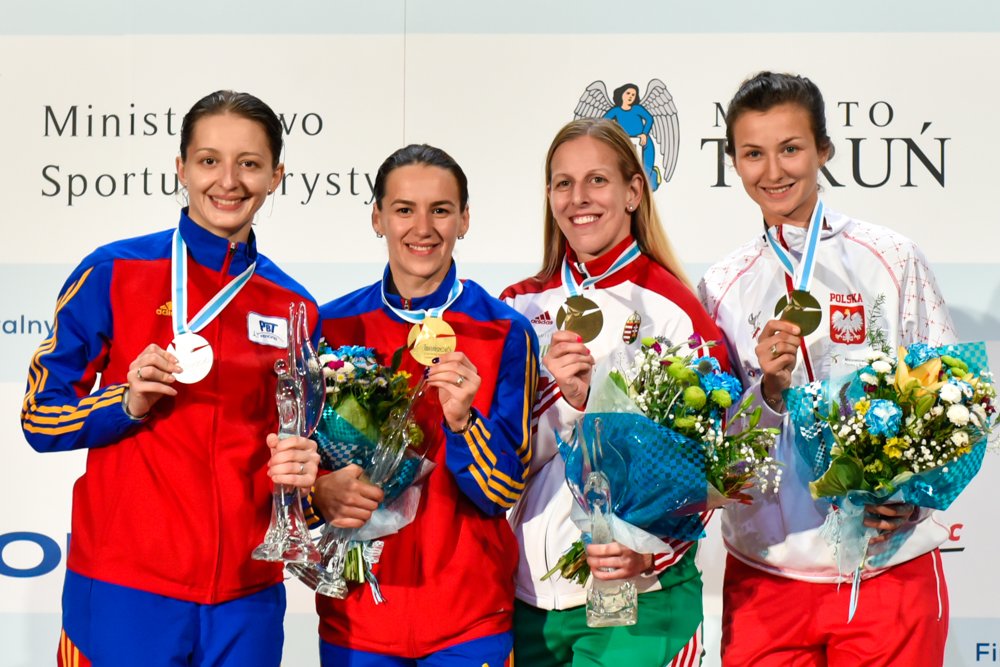 EFCTorun2016's tweet photo. Women's Epee: 1.GHERMAN, S. ROU, 2. POPESCU, A.M. ROU, 3.  SZASZ, E. HUN, 3. KNAPIK-MIAZGA, R. POL #EFCTorun2016 https://t.co/EKypENEQvT