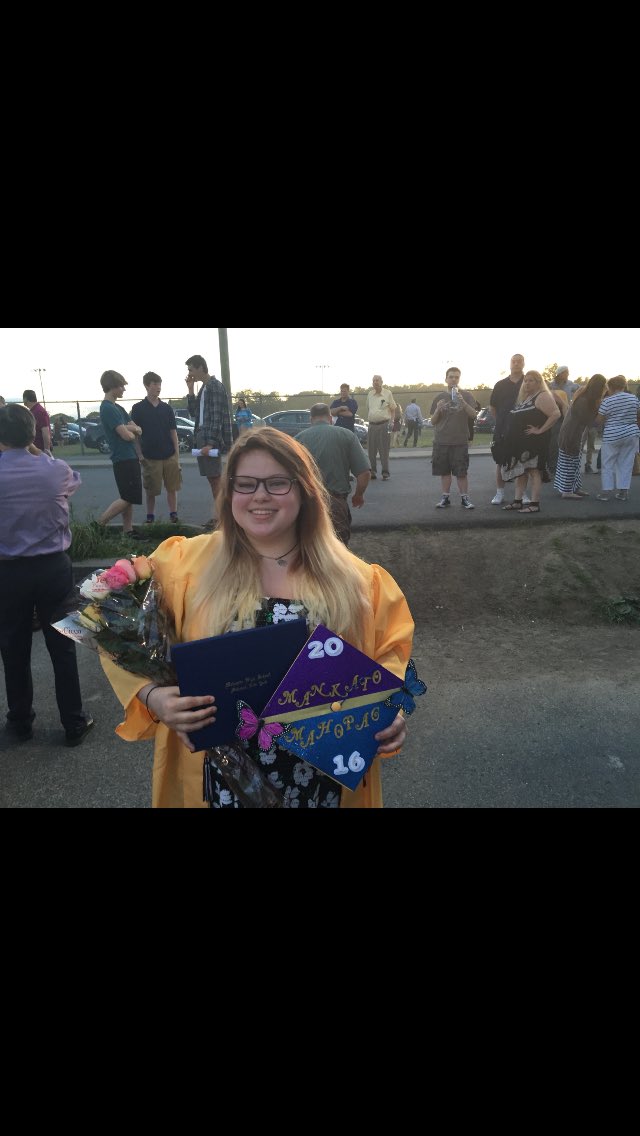 meglit0607's tweet photo. Goodbye high school...#Pac16 https://t.co/m9rcjJjTee