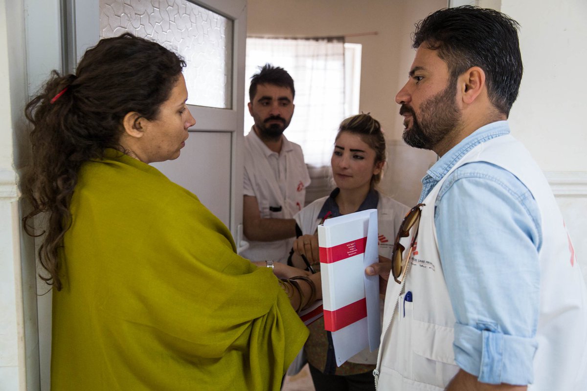 「離開摩蘇爾是我整個人生中最艱難的抉擇之一。這意味著離開一切：我的朋友，我的工作，我出生的城市，我在這裡的生活，以及我過去的回憶。」#MSF 項目統籌助理巴羅伊講述他逃離家園的故事。msf.hk/blogs/17029