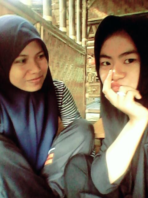 MGustina65's tweet photo. with uncu tersayang :* ({}) https://t.co/6eUCc3GVhe