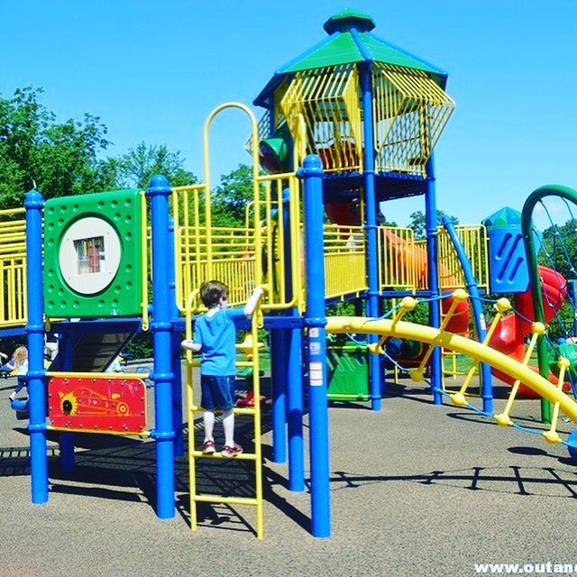 We love discovering new playgrounds! #Tolland #Connecticut #oaamsummer outandaboutmom.com/2016/06/16/ada…