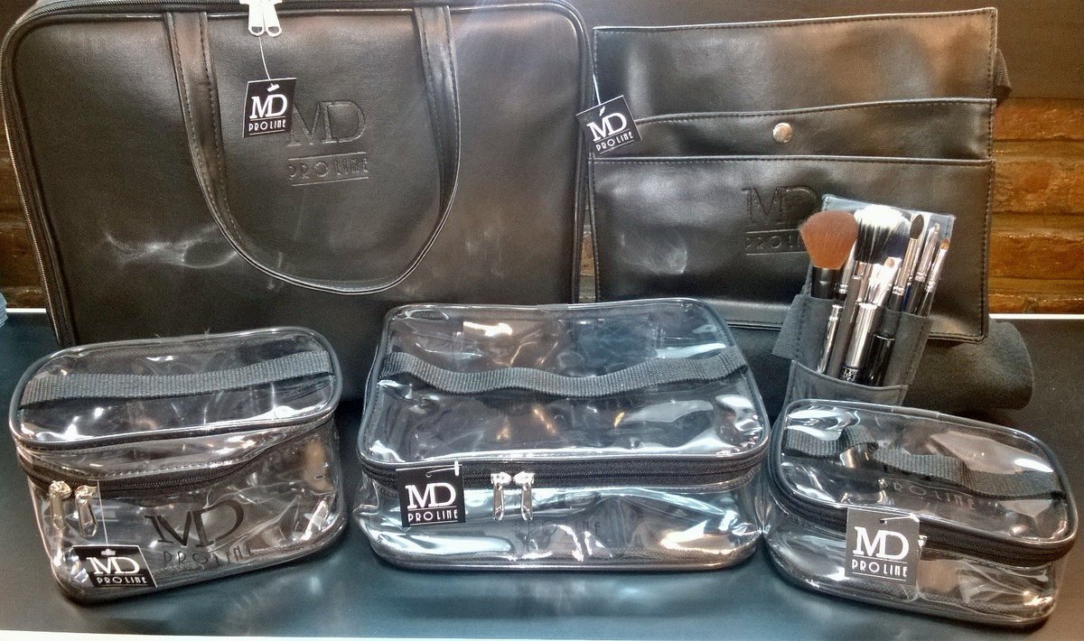 AMGMakeup's tweet photo. Presentamos #MDProLine #Maletines #Brocheros #Accesorios para #Maquilladores #Peinadores https://t.co/m3jB2hNI4N https://t.co/GdMReokzpL
