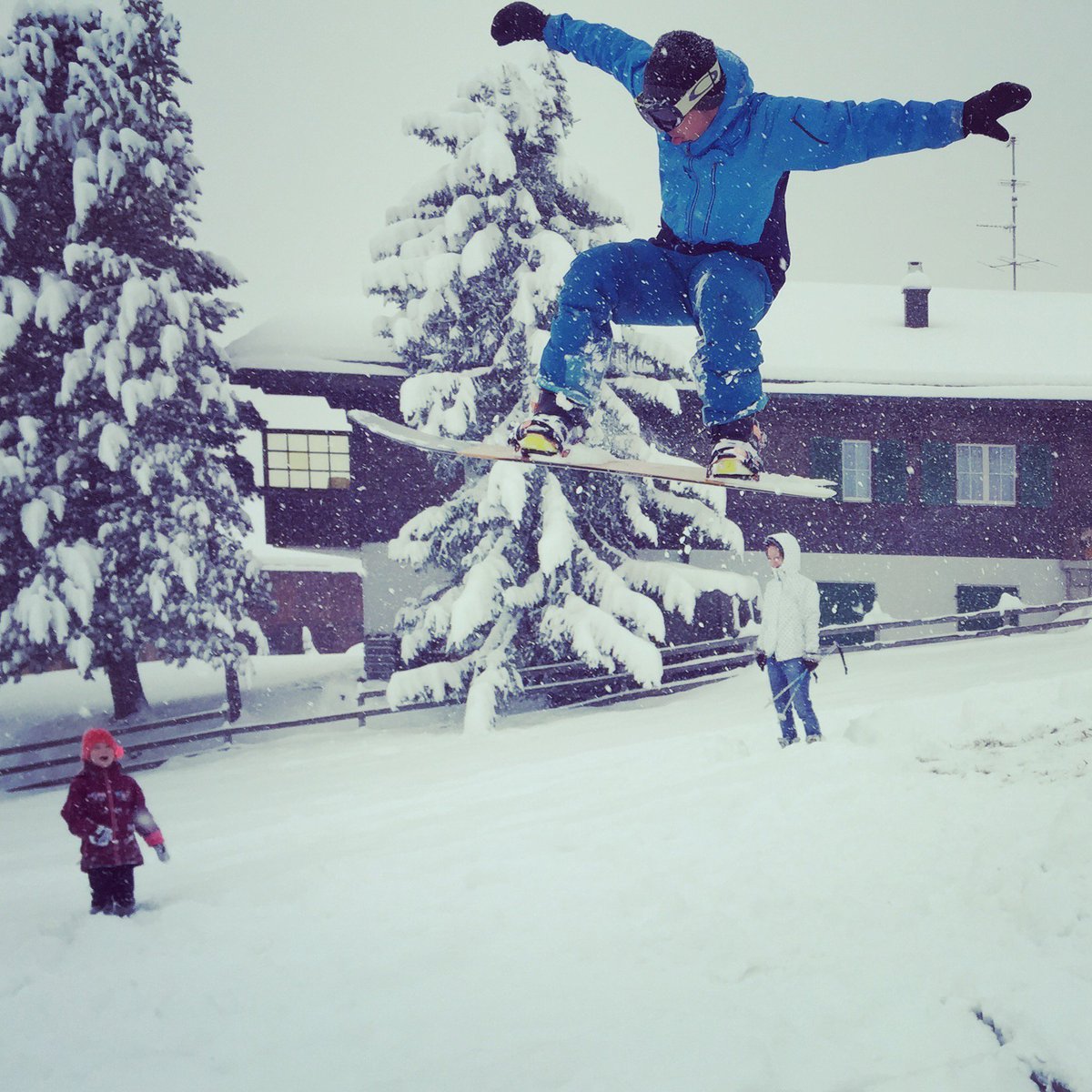k2snowboarding's tweet photo. Just a bunch of kids having fun in the snow πβπ | π Christian Schnabel | #seekandenjoy #k2coolbean https://t.co/inewApFEEb