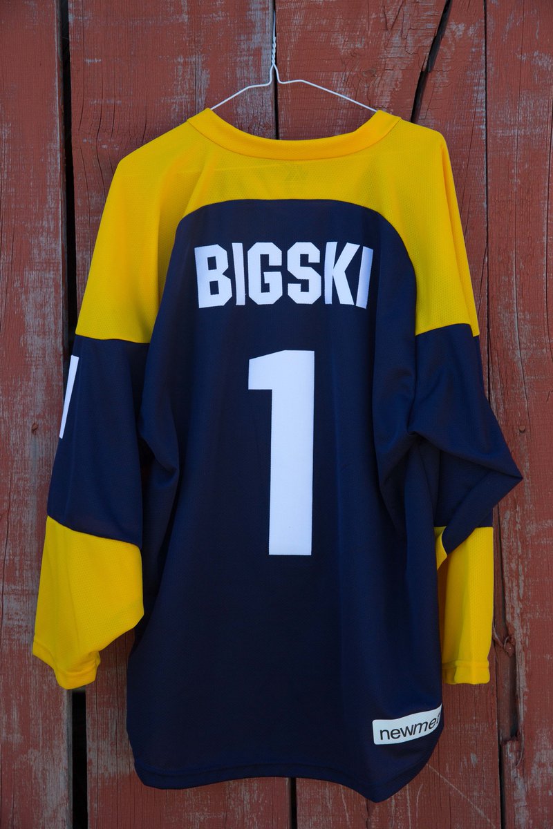 LetterkennyProb's tweet photo. U can buy a LETTERKENNY SHAMROCKS jersey if you want.
U can get your own NAME + NUMBER too.
https://t.co/kfjC3rl0NE https://t.co/RAUYsaSWob