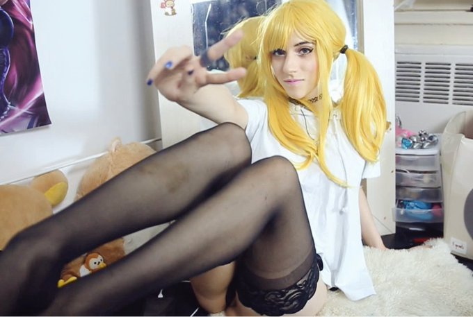 1 pic. https://t.co/xPIMY8Xa0a #camgirl #panda #amateur #thighighs #yellowhair #camshow #live https://t