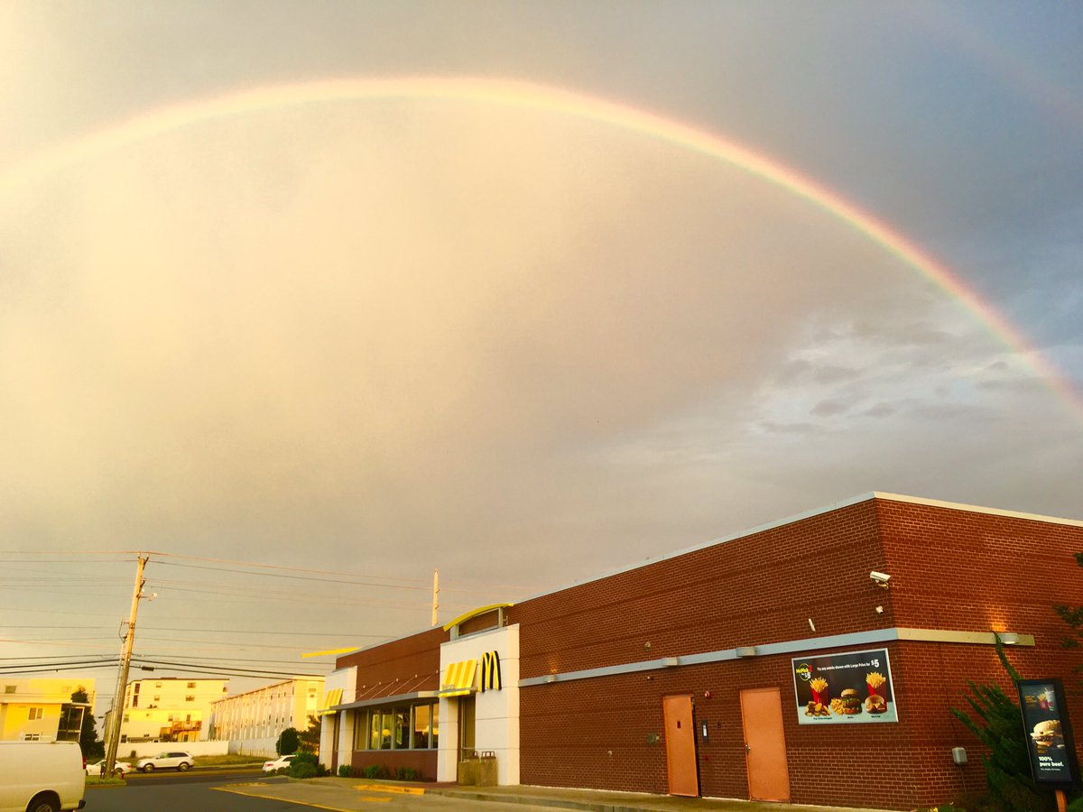 steinerc63's tweet image. Golden nuggets at the end of the rainbow. #Mcdonalds