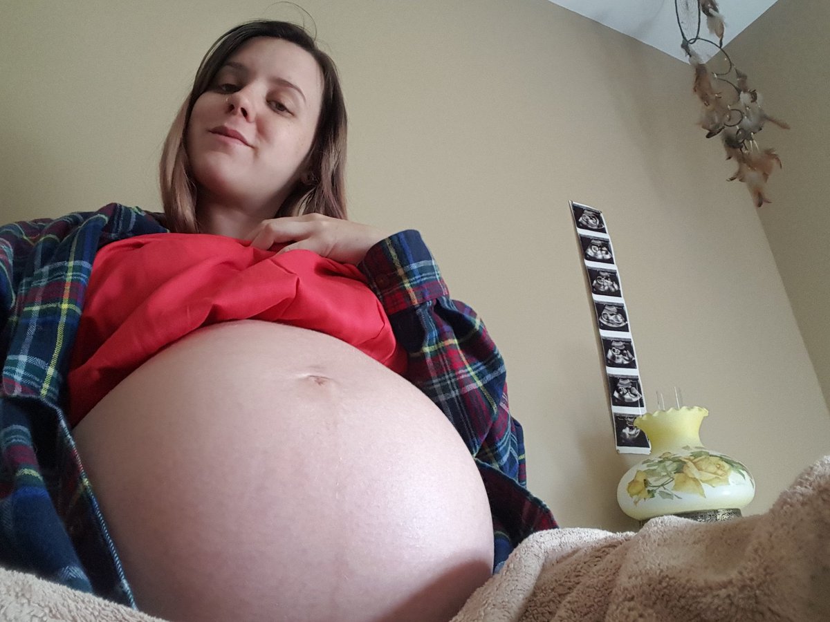 JinxyMFC's tweet photo. This is what I've been up to... one more month and my baby will be in my arms 💕 https://t.co/P6XnrA9Vj1