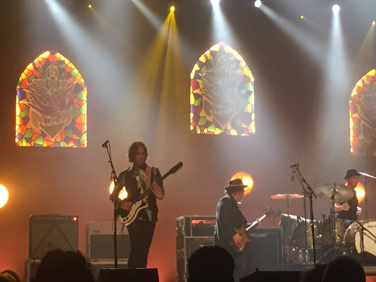 mg_ifos's tweet photo. @SadlerVaden good to see you with @JasonIsbell! https://t.co/faFzApp6mY