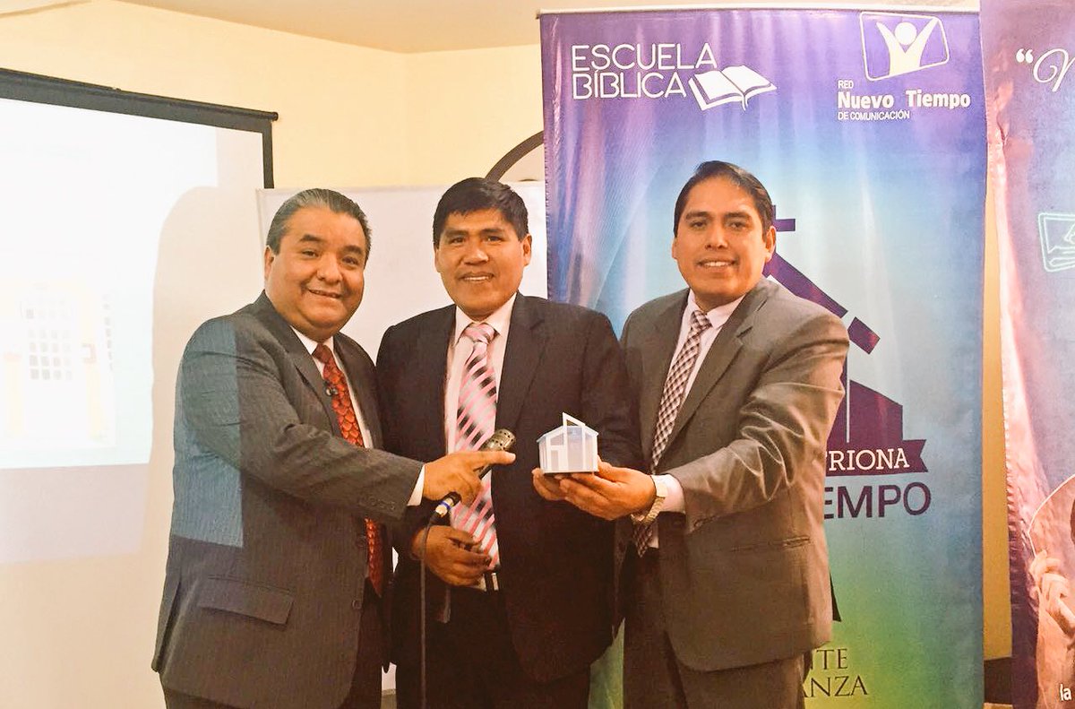 NuevoTiempoPeru's tweet photo. En Puno comprometidos con tener #IglesiaAnfitriona por distrito en el 2017 y con #OfrendaAnualNT https://t.co/ggBMsyyZOy