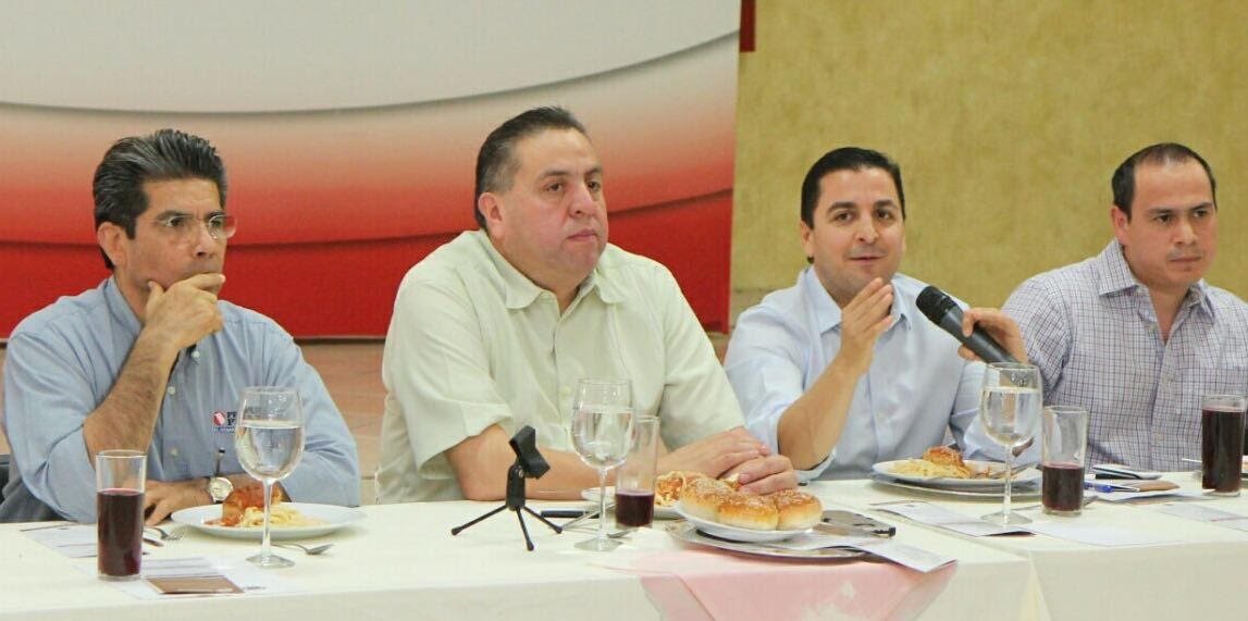 LA DEMOCRACIA ES PERFECTIBLE, SI SE COMBATE LA CORRUPCIÓN: DIP. DAVID PALAFOX noecuriel.com/portal/2016/06… <a href="/PalafoxDavid/">David Palafox</a>