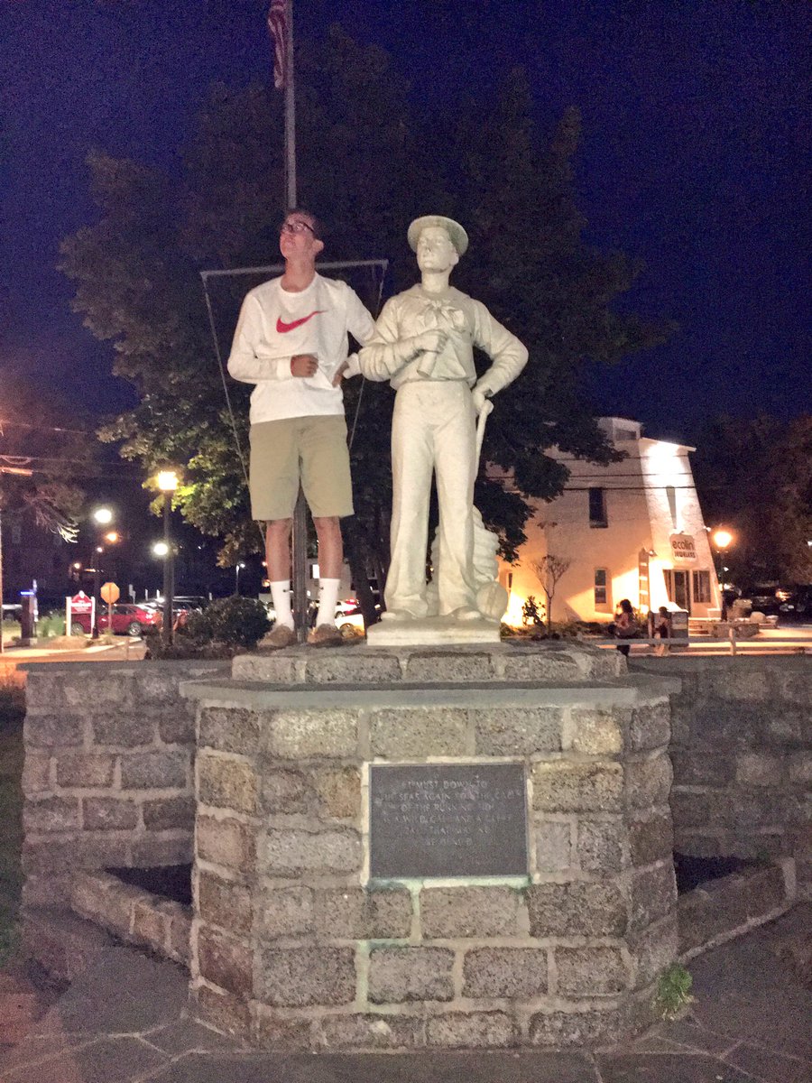 WL3Updates's tweet photo. Will becoming one with the Port Jeff culture #YoureWelcomeWednesday https://t.co/QxnyerikrZ