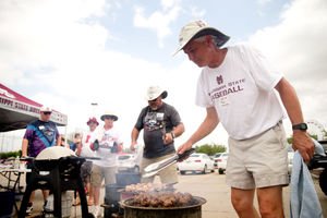 SEC teams went winless in Omaha, but its fans still won the party bit.ly/28QUD3P