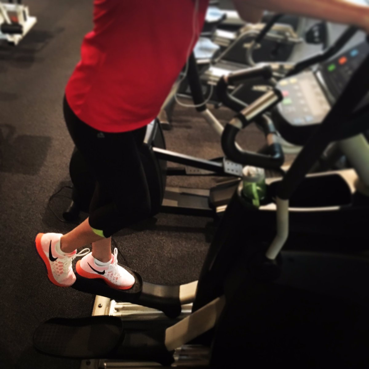 moon_Lexie's tweet photo. Officially converted to a different brand of running shoe. SO comfy.👣🙌💕 #nike #airzoompegasus #obsessing https://t.co/w8SMHePVJw