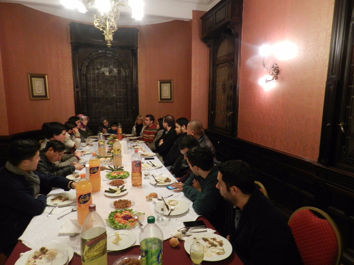 Centrosdialogo's tweet photo. La cena de Ramadán con los autoridades de la Agencia Córdoba Joven y su presidente, Sr. Paulo Leonardo Cassinerio. https://t.co/7ZORxGJ3pl