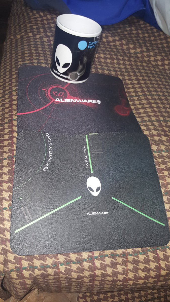 VDouster's tweet photo. Algo que tendremos de souvenirs #Alienware #Alienwarelivemx #CPMX7 https://t.co/N4SKEAIox0
