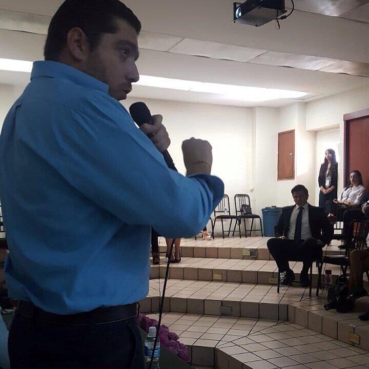 rojo_almanzor's tweet photo. Charla con jóvenes de la #UEDL "jóvenes en la política" gracias por la invitación #somosPAN #hagalaa https://t.co/ALiQBz2Yf8