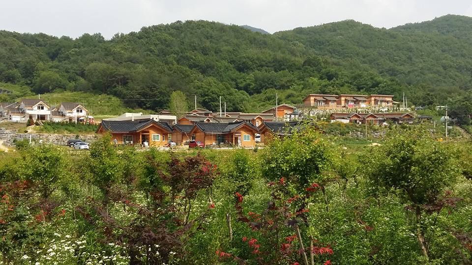 csj2529gmailco1's tweet photo. 알고 계시나요?
공기좋고 물맑은 충남 금산에 성남시민을 위한 아토피 힐링센터 공사가 한창 진행 중입니다. 성남시와 금산군의 협업으로 드디어 7월 말 부터 입주 예정입니다. #성남시 https://t.co/DJq3gVdyDg