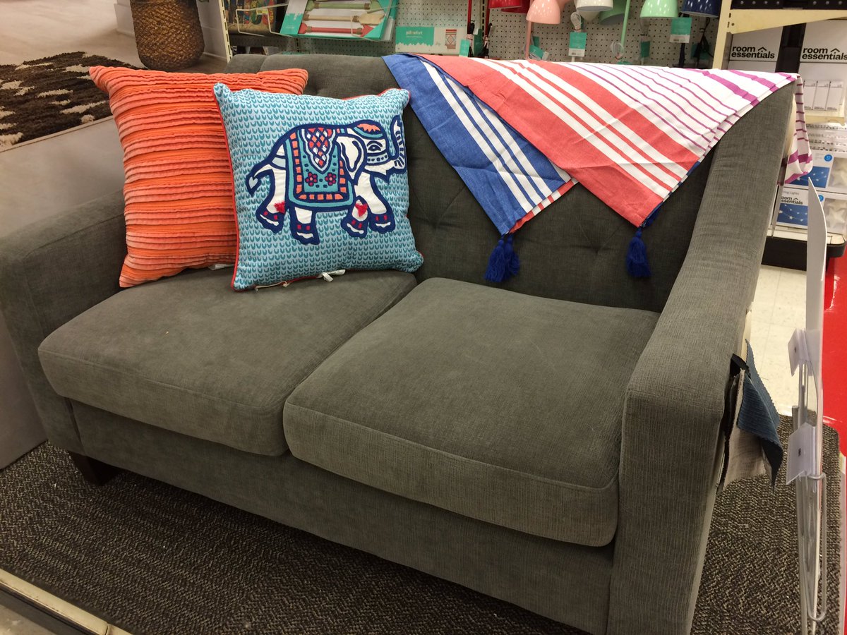 Diana_Sack's tweet photo. Check out our new @johnrobshaw for Target decor! #G194MakesCents #D129CoinChasers #CantHutchThis @AmberHafron https://t.co/FdeoxfMATF