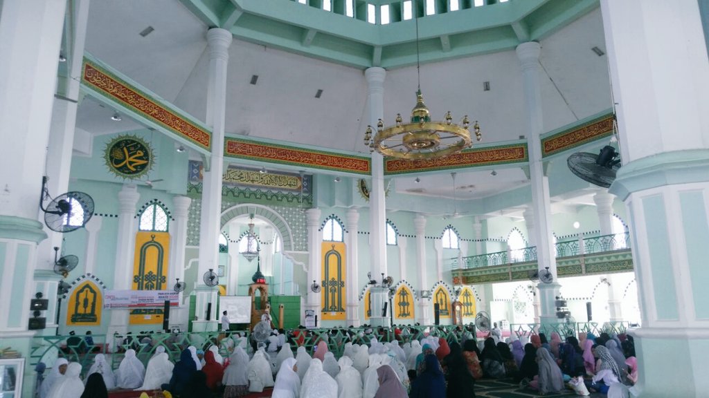 Sdg b'langsung Tablig Akbar di Masjid Raya Pangkajene Sidrap b'sama Syaikh Mostafa Bassam Hasan #SR1437H <a href="/InfoKNRP/">KNRP INDONESIA</a>
