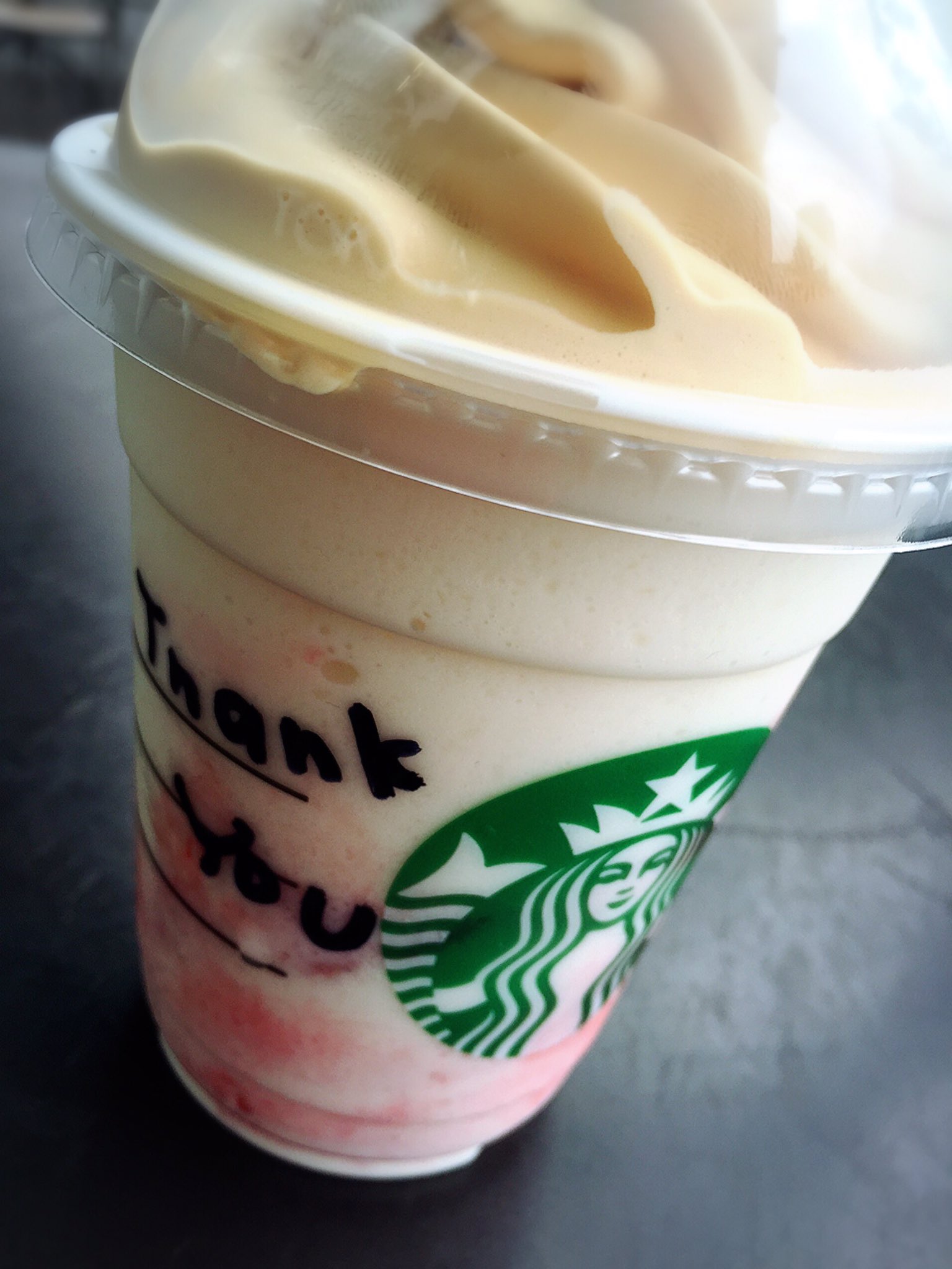 ベイクドチーズケーキフラペチーノwithストロベリーソース Twitter Search Twitter
