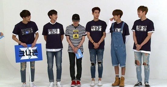ERPESTAR's tweet photo. Heechul Super Junior Minder Berdiri di Antara Anggota KNK https://t.co/w8X2lKkIhi
