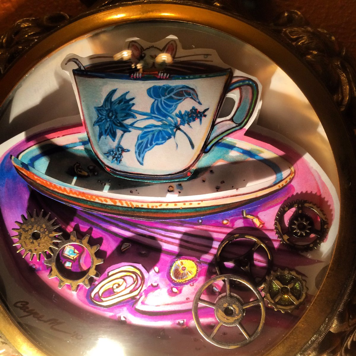 CuriouserSeries's tweet photo. Cloooooose up. #shadowbox #clock #upcycled #antique #dormouse #aliceinwonderland @CuriouserSeries https://t.co/3N6BgXLkLj