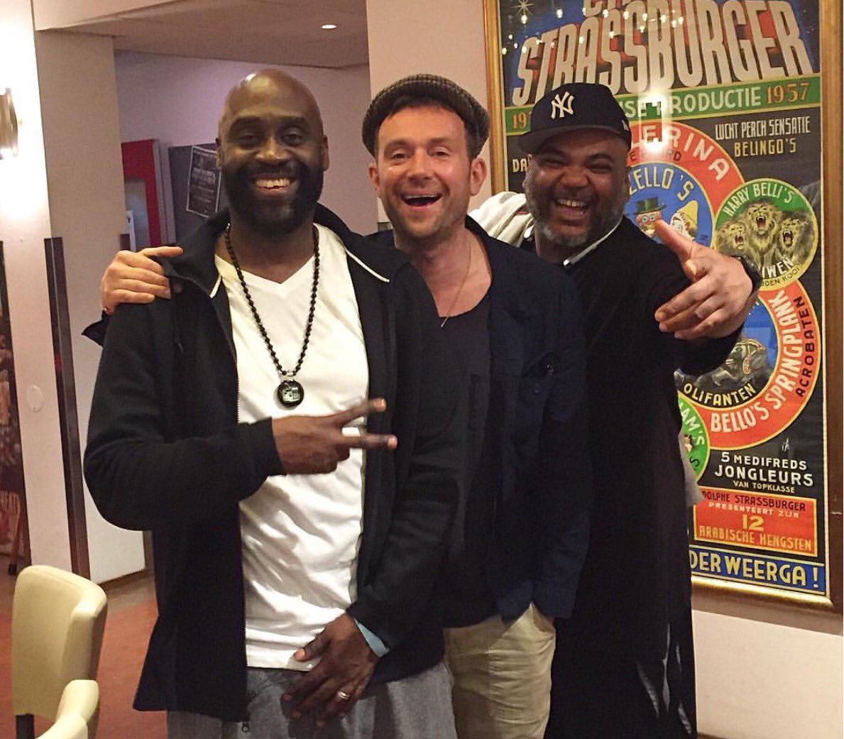 BlurMex's tweet image. RT @PlugWonDeLaSoul Isaac Jays, The Viking &amp;amp; The Bear #delasoul #damonalbarn #plugwon #djmaseo #amsterdam #feelgood