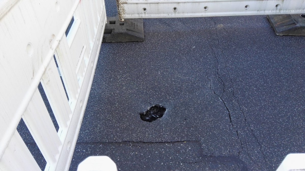 Teilbereich der Regentenstraße abgesackt  Mehr Infos hier -> moenchengladbach.de/de/aktuell-akt… https://t.co/ZuNCmsg3k8