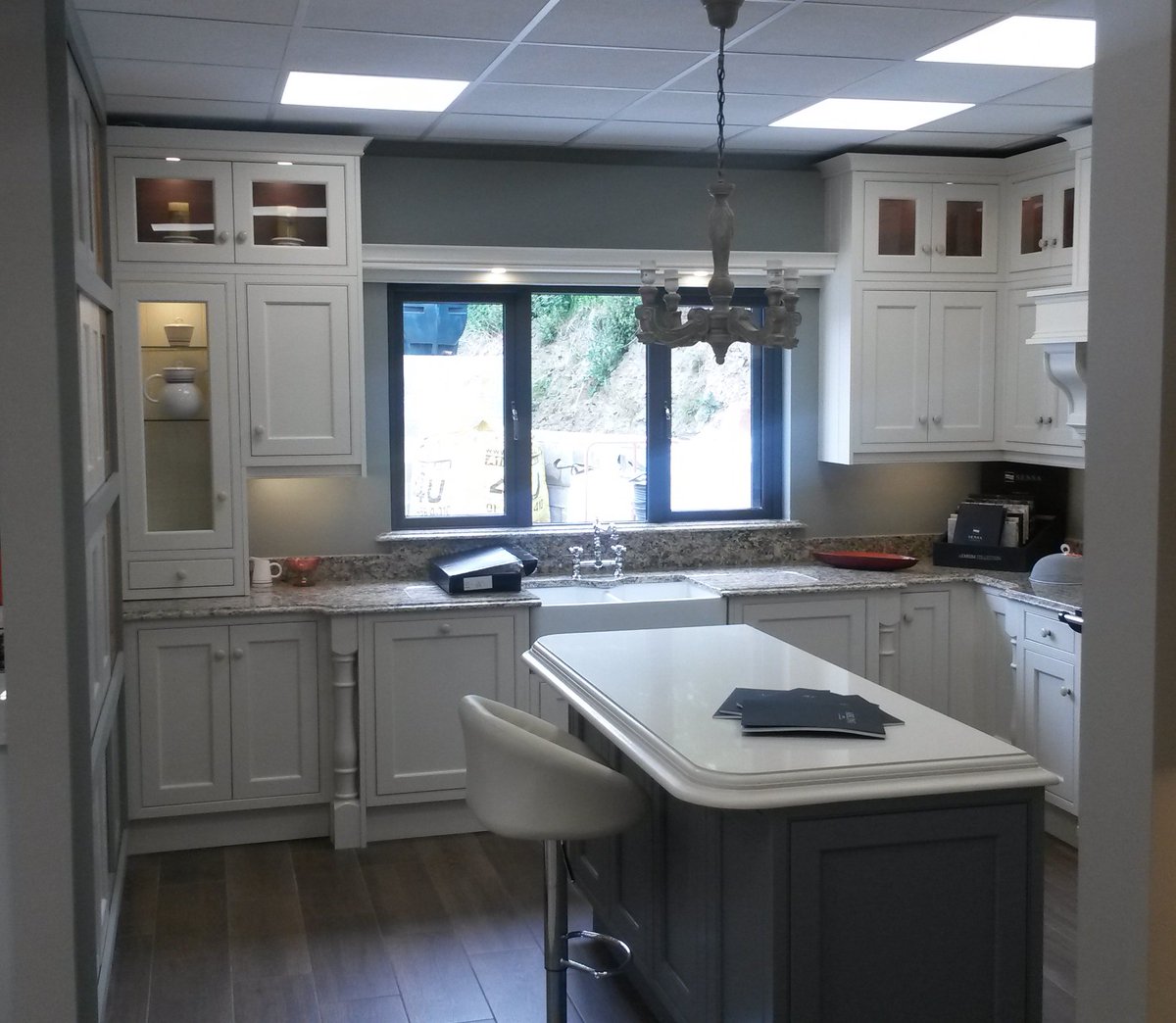 Aisling_Artisan's tweet photo. Beautiful display by Ornan Kitchens, Navan, Co.Meath, featuring our Calgary in-frame in painted ivory &amp; dust grey https://t.co/nfToq8PioN