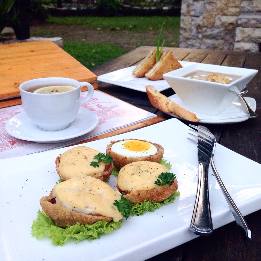 Let's spend your outdoor afternoon with us in this chilly weather mates..😉