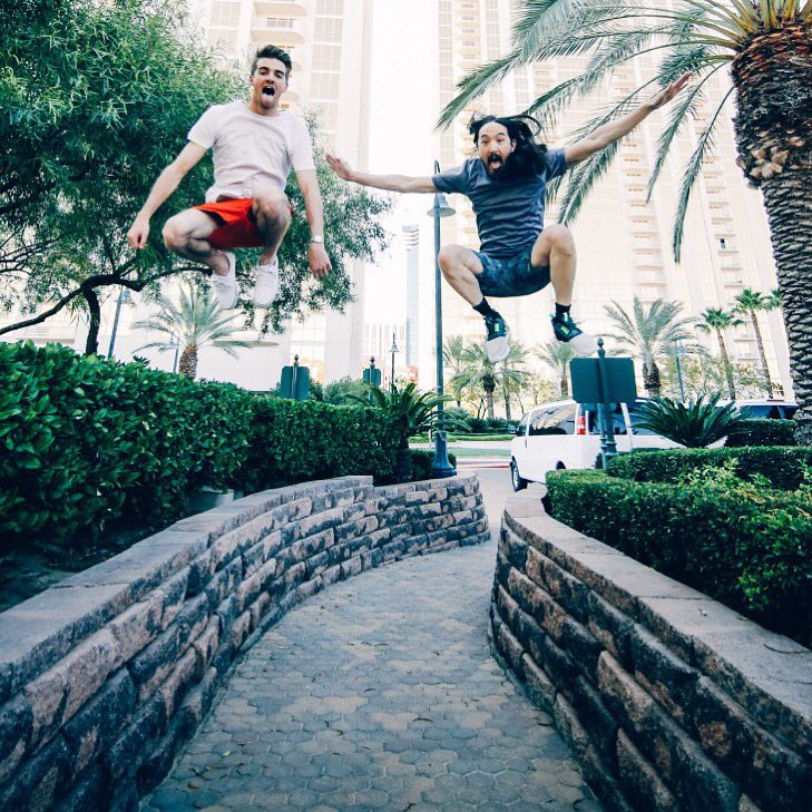 #aokijump #691. The Aoki x @drewtaggart @thechainsmokers Jump. @wetrepublic. Las Vegas NV June 20 2016 https://t.co/WHVepnBsd5