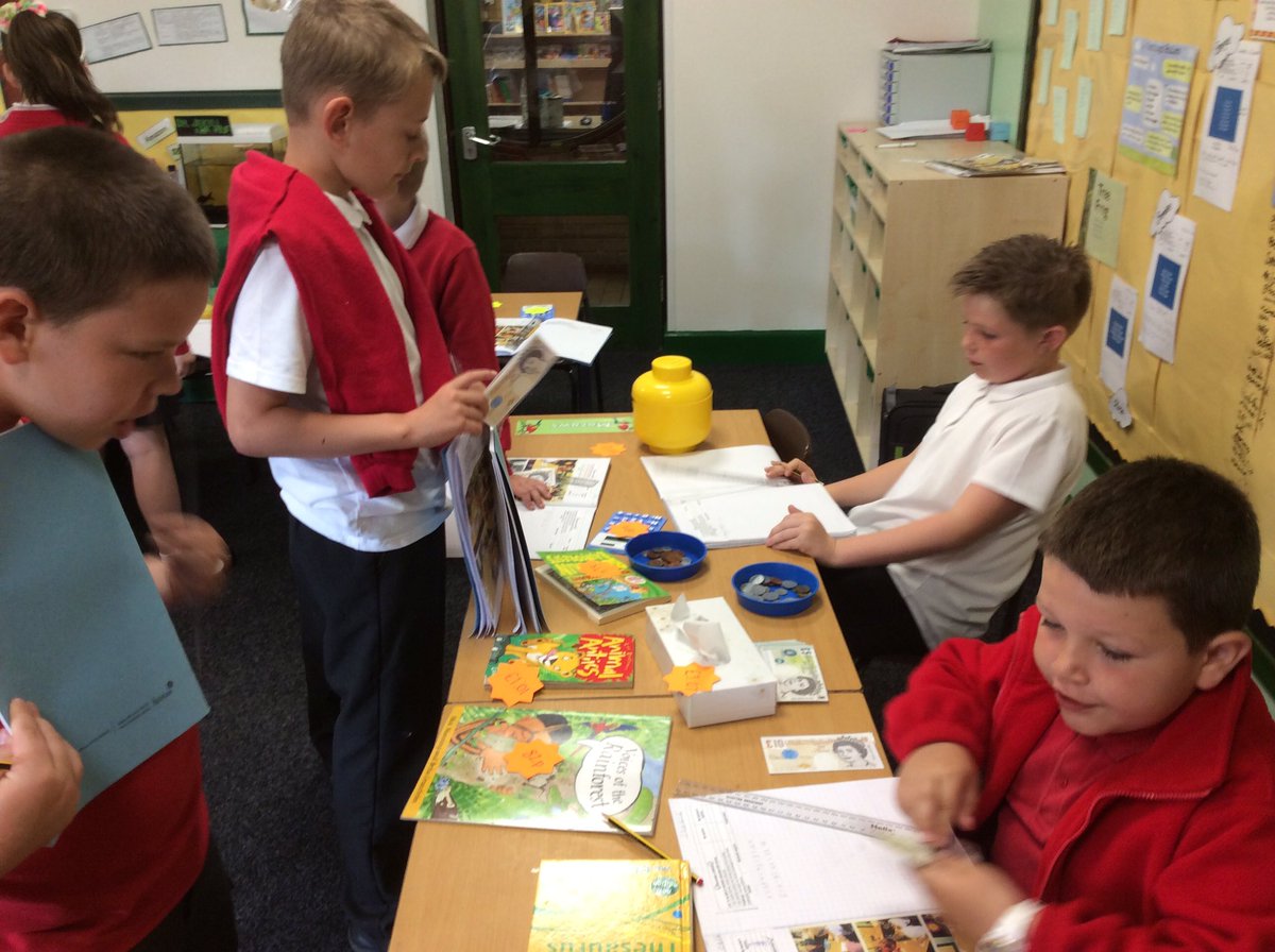 MrsBullock_'s tweet photo. 4B has become a shop to practise adding and subtracting for enterprise day. @K_Northern88 @BoothferryPS https://t.co/8Tflw8qiu7