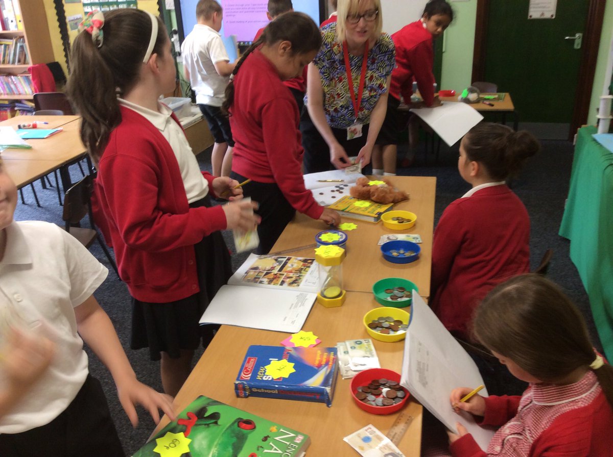 MrsBullock_'s tweet photo. 4B has become a shop to practise adding and subtracting for enterprise day. @K_Northern88 @BoothferryPS https://t.co/8Tflw8qiu7