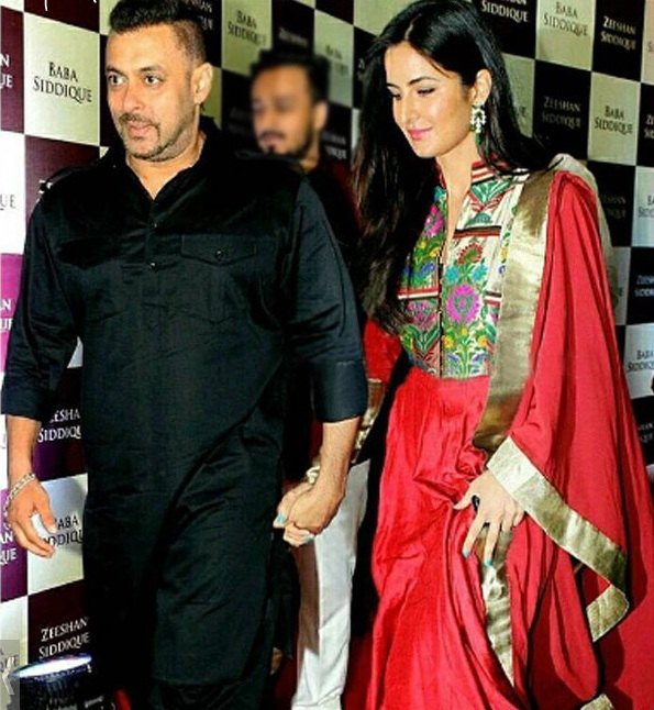 NewsCrunch1's tweet photo. Indonesia photoshopper Debri Riri sorry for morphing photo Salman and Katrina photo
https://t.co/LFkYLo8n7B https://t.co/ciednhrNDB