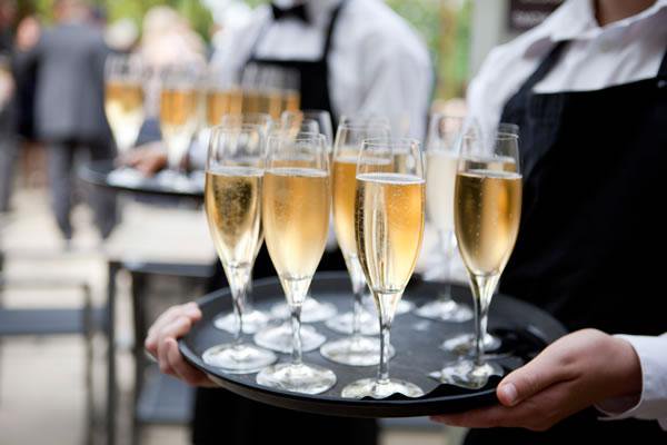#Wedding TIP: Only 1 glass of champagne before the vows…