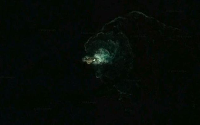 SoftlineIndia's tweet photo. 'Sea monster' spotted on #GoogleEarth. https://t.co/CJY6pzohoT https://t.co/h5KV6XwigD