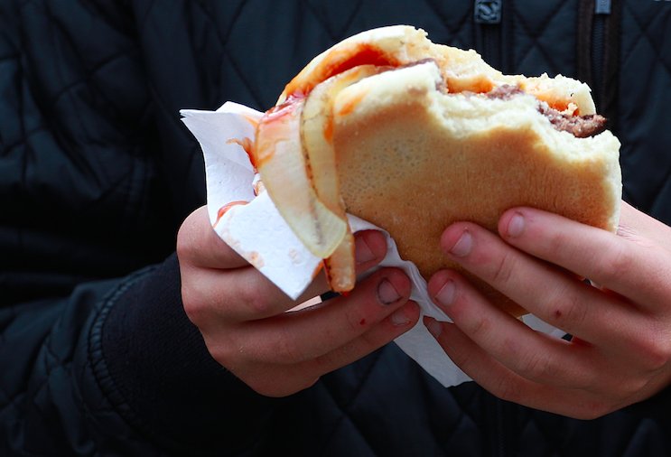 25% of school kids we surveyed admitted to ordering a take away to school! Do you know if your kids have? Tweet us!