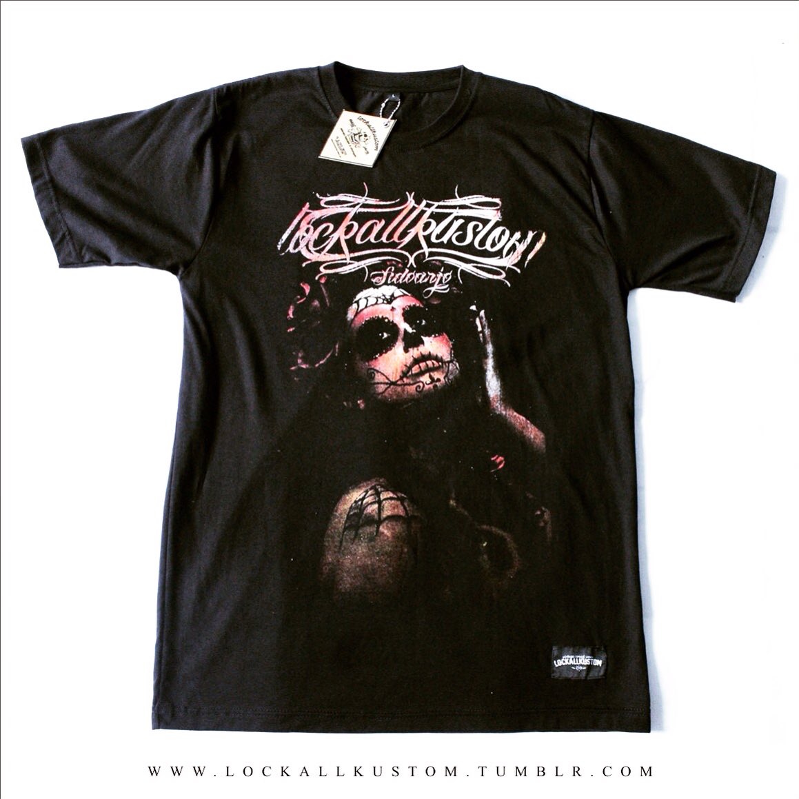 Rilisan Tshirt Lockallkustom terbaru serta promo diskon selama ramadhan , ayo join aja di line.me/ti/p/@xtd2810u