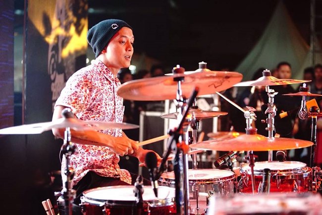 BREAKING NEWS! 
Drummer Endank Soekamti Mundur dari Band bit.ly/28ToJ5v