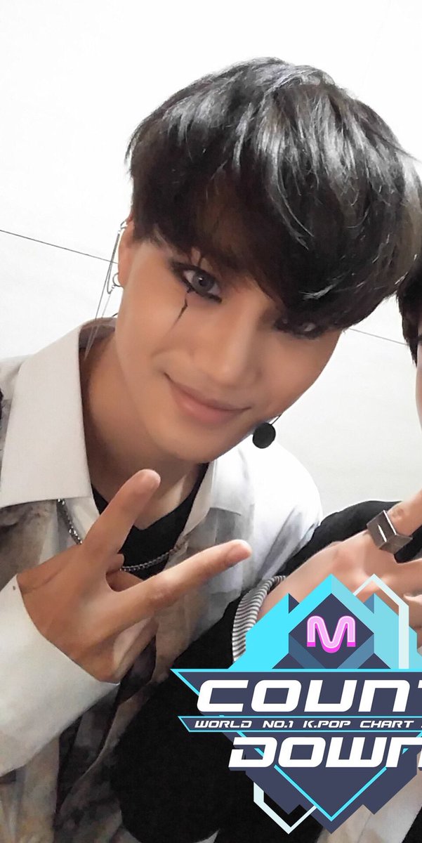 exokai_kr's tweet image. 잘생겼다😭