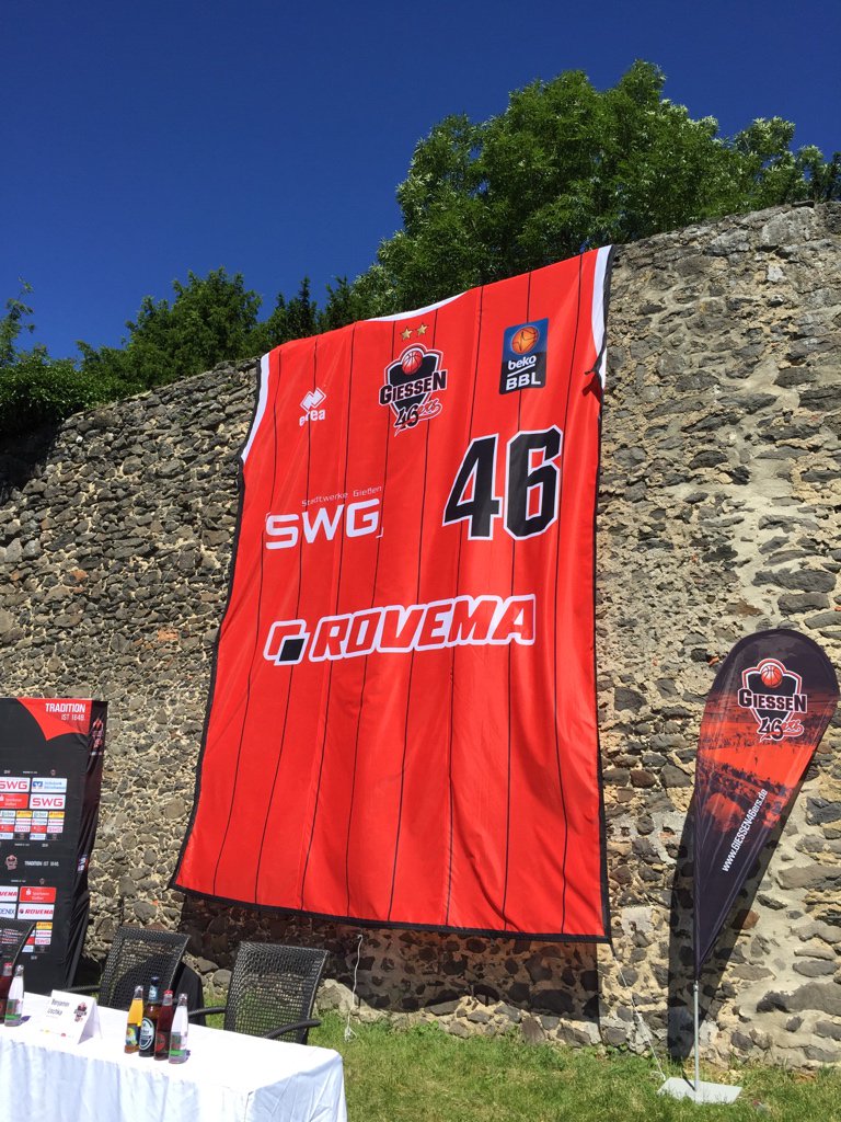 Für 2 Jahre Ausrüster der <a href="/GIESSEN46ers/">GIESSEN 46ers</a>: Errea