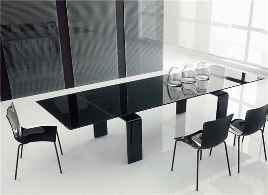 richenglass's tweet photo. Back paint #toughened glass for #tabletop
#diningtable #coffeetable #sidetable #furniture #lowironglass #glassblack https://t.co/s7SD0p6c27