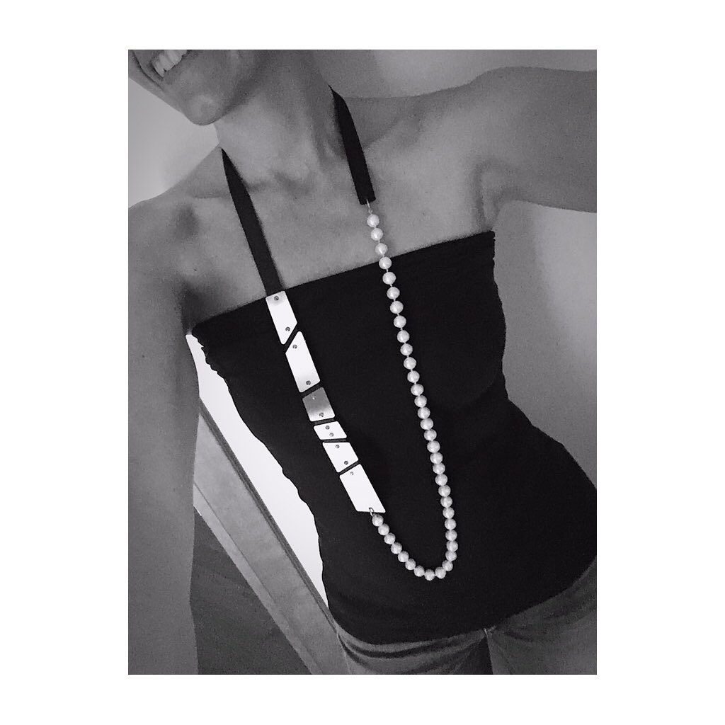 manuganda__'s tweet photo. { Testimonials } • Donatella, the black top and her NASTRO necklace 💙 #manuganda #gioiellicontemporanei #milano https://t.co/u0enlKiadB