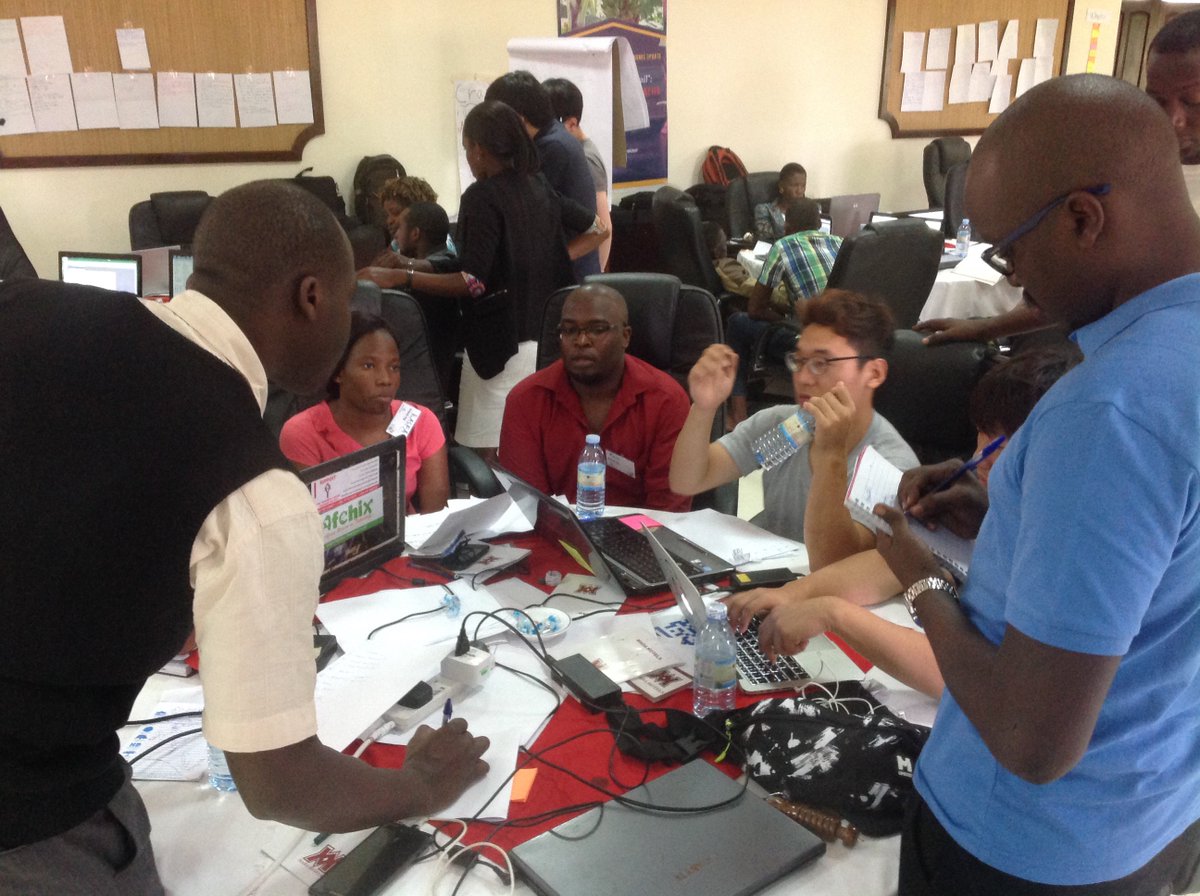 wirejames's tweet photo. Show what u’ve done. Mentors review the solutions @Hack4Ag #Hack4Ag Host @WorldBank Support @Airtel_Ug @NITAUganda1 https://t.co/VmJ7Gmd7QB